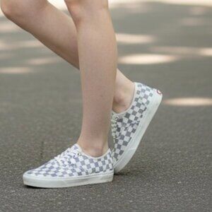 NEW Vans Silver Checked shoes Low Top Women’s size 8 low top lace up sneakers